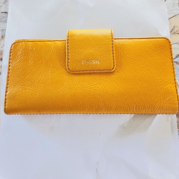 Leather Fossil Wallet - Picture 1 of 4